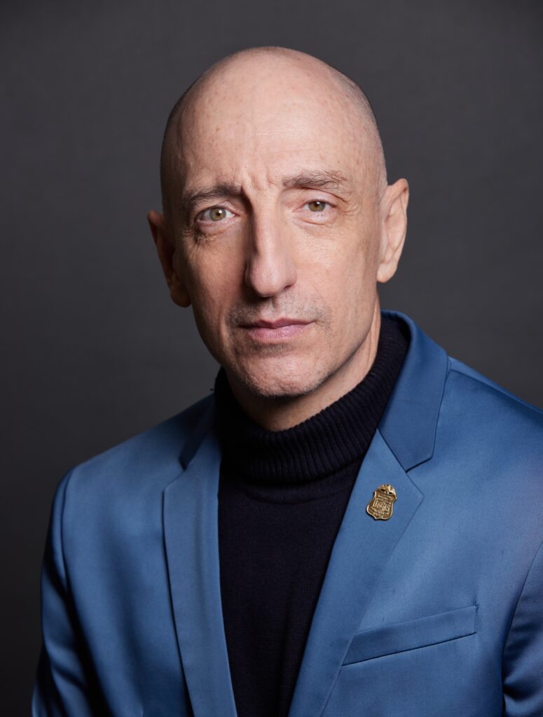 Imagem de Jim Clemente - Citado a frente.